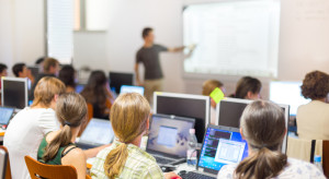 Studenci mierzą wysoko. Chcą zarabiać "na dzień dobry" nawet 10 000 zł na rękę