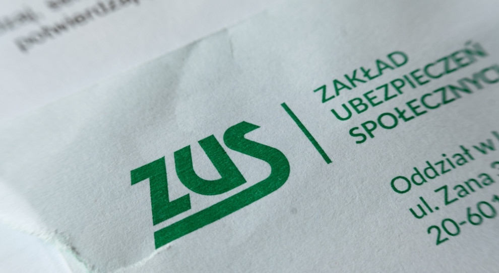 ZUS entra en la casa sin avisar. Cheques masivos de L4, la gente tiene que devolver el dinero