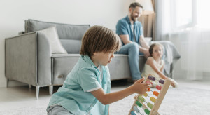 Ojcowie żyją dziś nie tylko pracą. A zaangażowanie w wychowanie dzieci popłaca