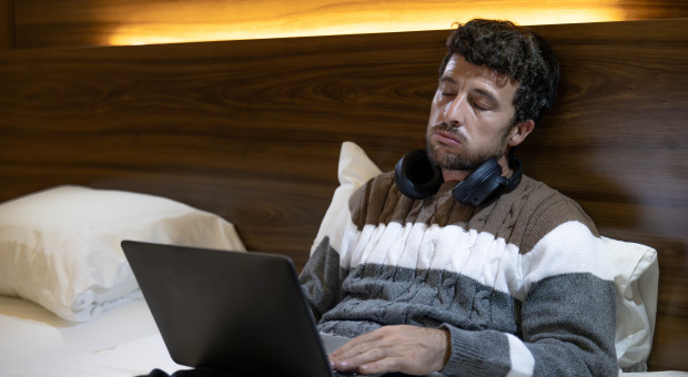 Work-life balance po polsku to maksymalne wydłużanie urlopów. Byle odciąć się od pracy
