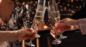 Firmowa wigilia na trzeźwo? Alkohol wciąż jest niepisaną normą w biznesie