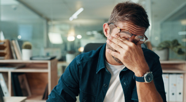 Firmy inwestują w kontrolę, a tracą zaangażowanie zespołu. Nie tędy droga