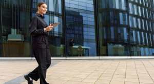 Kobiety policzyły czas, którego nikt nie widzi. Ile naprawdę kosztuje praca w domu