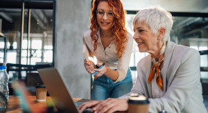 Praca dzieli pokolenia. Starszym daje sens, młodszym częściej stres
