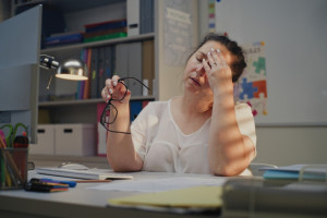 Cichy kryzys w biurach i korporacjach. Menedżerowie pękają pierwsi