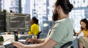 IT wychodzi z dołka, ale tylko dla najlepszych. Firmy polują na seniorów