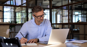 Jawność wynagrodzeń później niż planowano. Firmy odetchną