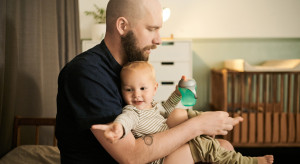 Ojcowie nieświadomie tracą tygodnie urlopu. Już ich nie odzyskają