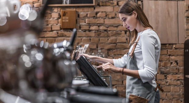 Pułapka wysokiej pensji. Młodzi mogą słono za nią zapłacić