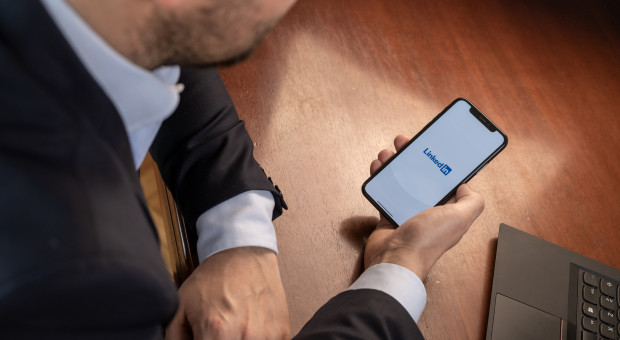 Zielona ramka na LinkedInie może zaszkodzić. Nie każdy powinien jej używać