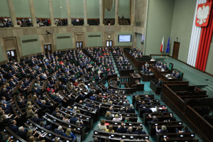 Obowiązkowe wojsko dla kobiet i mężczyzn. W Sejmie zapadła decyzja
