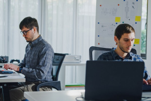 Nowe technologie wchodzą do firm szybciej niż szkolenia dla pracowników