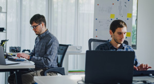 Nowe technologie wchodzą do firm szybciej niż szkolenia dla pracowników