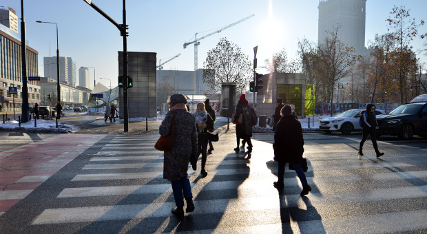 Fala zwolnień czy statystyczna iluzja? Oto co naprawdę dzieje się na rynku pracy