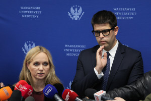 Setki lekarzy zarabiają powyżej 100 tys. zł. "Mogą pozwolić sobie na postawienie warunków"