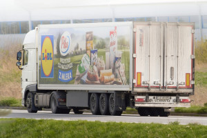 Kierowcy nie mogli zmieniać pracy? UOKiK wszedł do Lidla