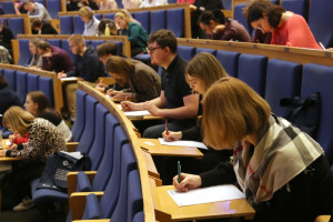 Te kierunki studiów mogą rozczarować. Dają znikomą szansę na dobrą pracę