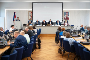 Spółki Skarbu Państwa zrzucą się na uniwersytety? Coraz więcej uczelni na minusie