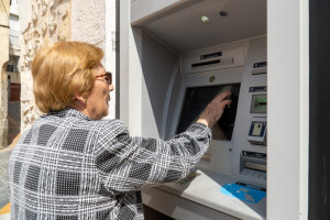 Nie tylko ZUS. Drugie świadczenie może wypłacać też inny kraj