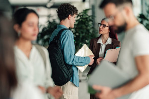Studia nie są już przepustką do kariery. Firmy patrzą na coś innego