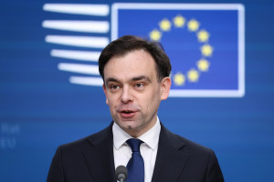 Koniec podwyżek, rząd zmienia reguły gry. Chce zamrozić płace
