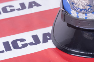 7442 zł wypłaty plus 1800 zł co miesiąc i dodatki. Cała masa wakatów