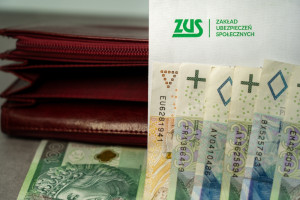 Ważna zmiana dla emerytów i rencistów. Już w piątek pieniądze trafią na konta