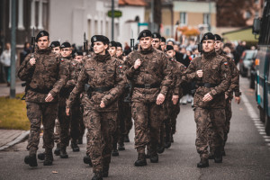 Wojsko płaci 6000 zł za 27 dni szkolenia. Ogromne kolejki przed jednostkami