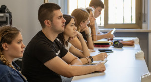 Holandia i Niemcy pokazują, jak przygotować młodych do pracy. Polska ma problem