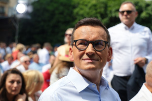 Mateusz Morawiecki ma swój pomysł na demografię. Chce zastąpić popularne świadczenia