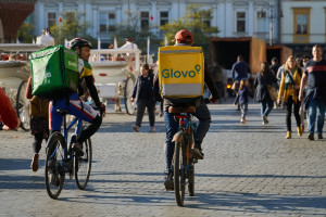 Ta ustawa zmieni pracę w Uberze czy Glovo. Rząd pokazał pierwsze założenia