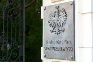 Prawie 10 tys. na rękę i dodatki stażowe. Ostatni moment na rekrutację