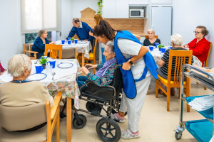 Niemcy kuszą pielęgniarki. Umowa o pracę, ponad 17 tys. zł na rękę i mieszkanie