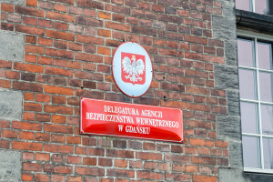 Nawet 8300 zł netto na start i siłownia w biurze. ABW rekrutuje