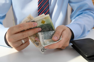 Co z jawnością wynagrodzeń? Termin minął, przepisów brak