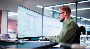 7,3 godziny oszczędności tygodniowo. Tak AI zmienia pracę programistów