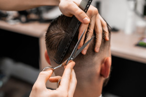 Własny sprzęt, klienci i elastyczne godziny nie wystarczyły. Barberzy powinni mieć etat