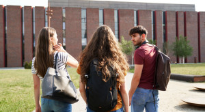 Studenci ruszają do pracy. Oferty czekają, a stawki sięgają 200 zł za godzinę