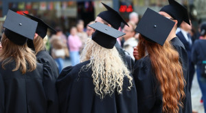 Nauczyciele i wykładowcy wciąż poszukiwani. Tysiące ofert pracy w edukacji