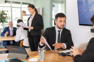 Koniec z "atrakcyjnym wynagrodzeniem". Firmy muszą zmienić podejście