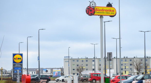 1000 zł podwyżki albo spór zbiorowy. Biedronka i Lidl dostały ultimatum