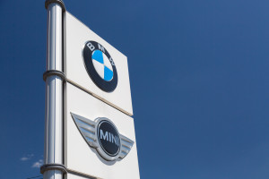 BMW tnie 8 tys. etatów. Koncern zmniejszy też kadrę kierowniczą