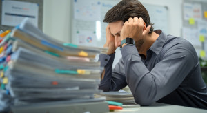 Wellbeing tylko na pokaz? Zestresowani menedżerowie stresują swoich podwładnych