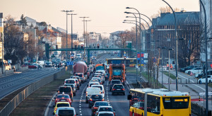 Dojazdy kosztują czas i pieniądze. Pracownicy chcą, by firmy to uwzględniły