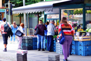 Zdrowy posiłek i dostęp do internetu to nadal luksus dla wielu Europejczyków